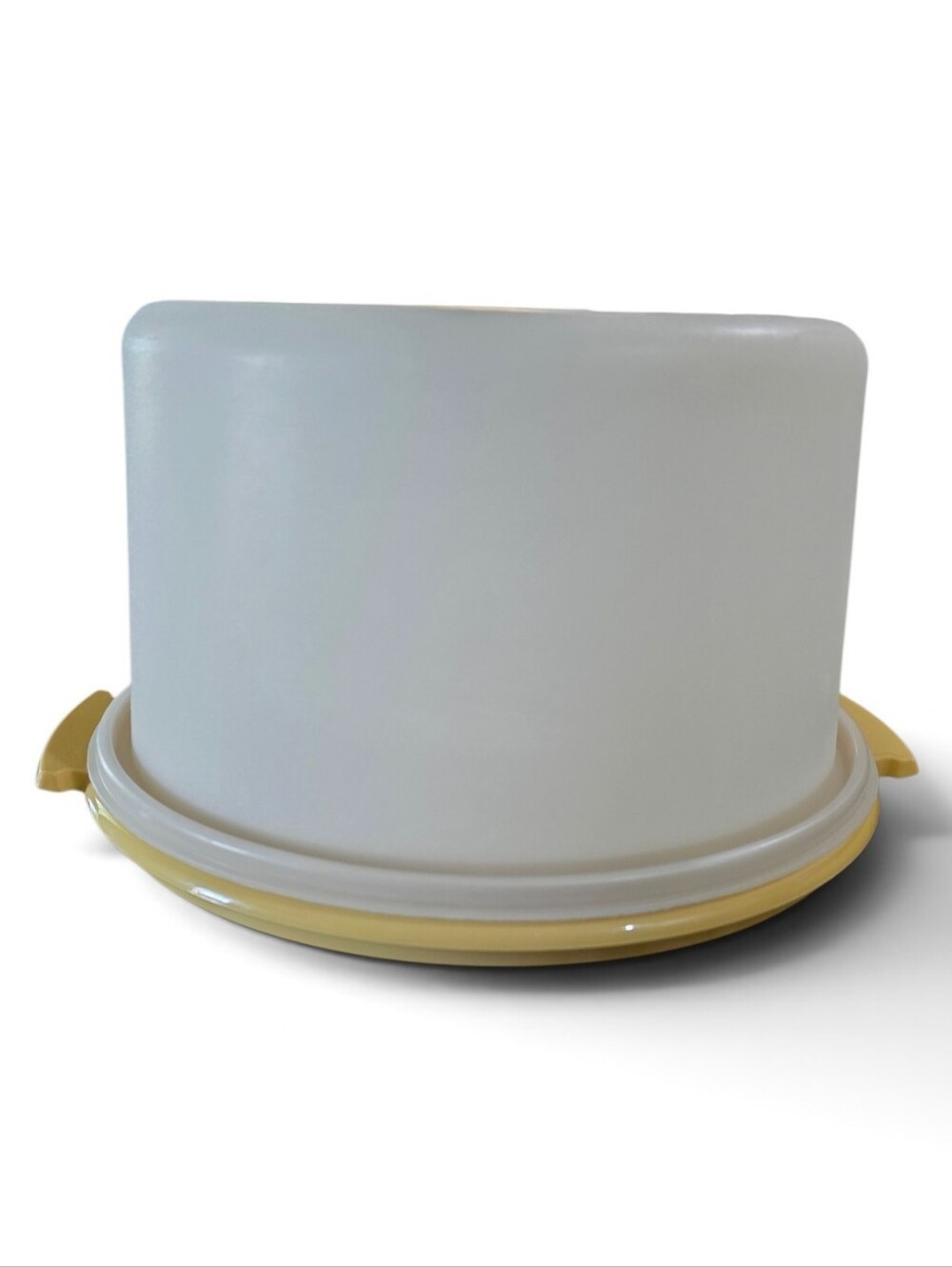 Vintage Tupperware White and Yellow Cake Carrier With Snap On Lid